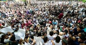 जंतर मंतर पर प्रदर्शन को लेकर कॉकरोच जनता पार्टी पर हुई FIR