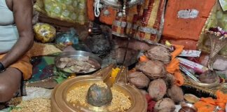मध्य प्रदेश के ओंकारेश्वर में ऋणमुक्तेश्वर महादेव मंदिर में दाल चढ़ाने की अनोखी परंपरा