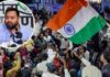 पटना में सियासी संग्राम! तेजस्वी यादव हिरासत में, RJD समर्थकों ने किया जोरदार प्रदर्शन